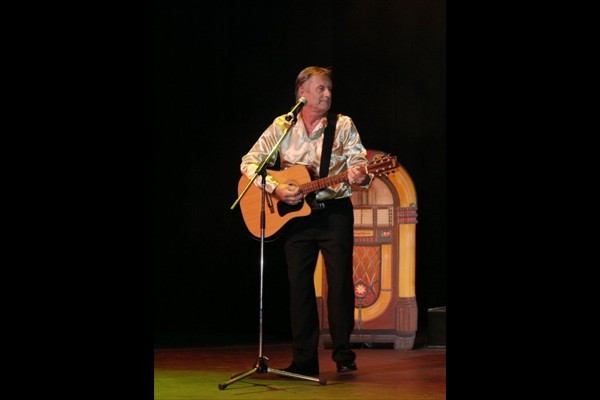 stewart_gold_shirt_cropped